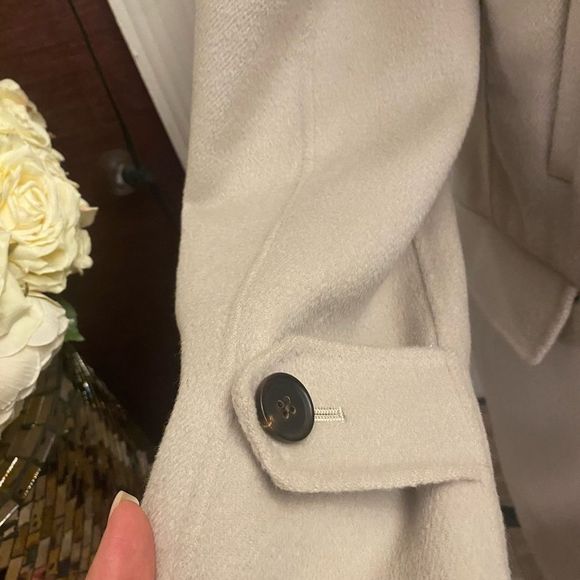 MaxMara Cream Trench Coat with Hood - Picture 4 of 13